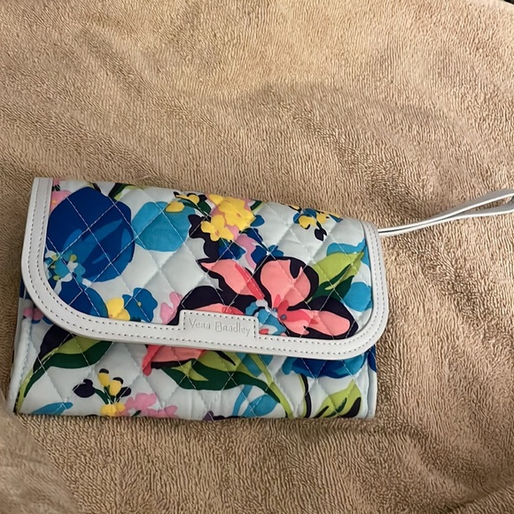 Vera Bradley Trimmed Wristlet NWT - Picture 3 of 12